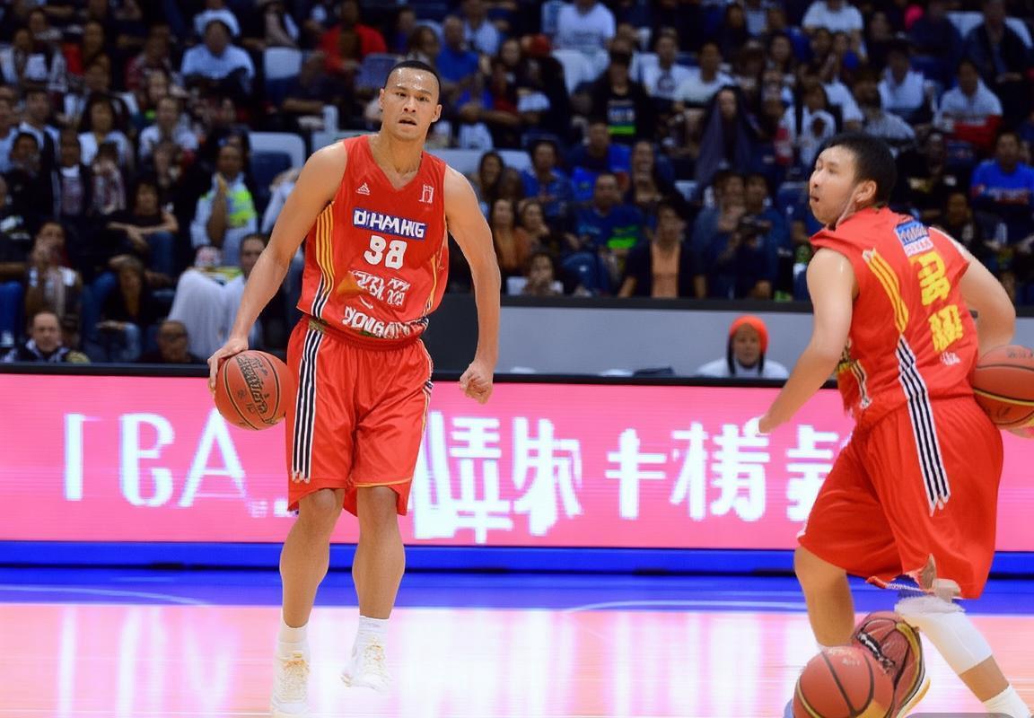 篮球赛事前瞻：NBA赛程焦点战解析，湖人vs尼克斯防守对决，勇士vs凯尔特人攻防较量